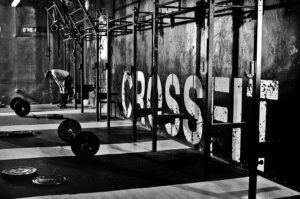 Leia mais sobre o artigo Dicas de Treino de CrossFit para Iniciantes e Intermediários: Evolua com Segurança e Resultados